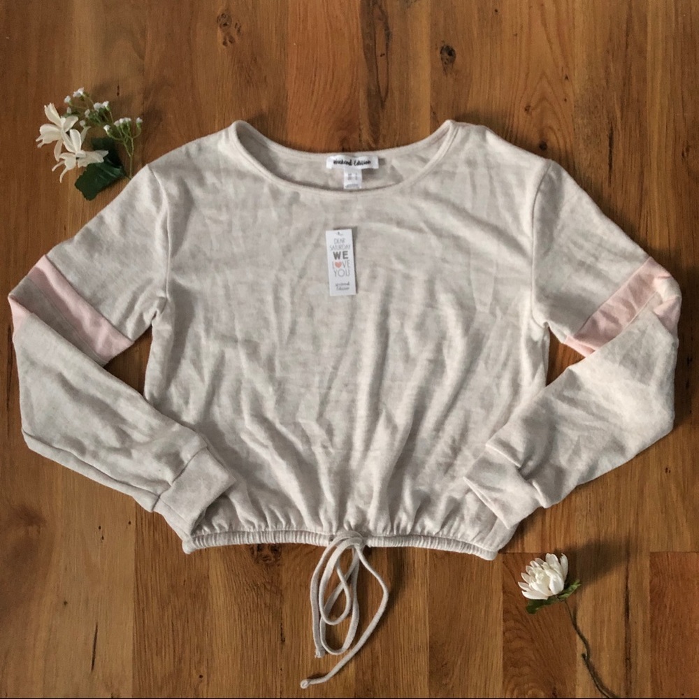 ✨NWT✨ Cozy Crewneck